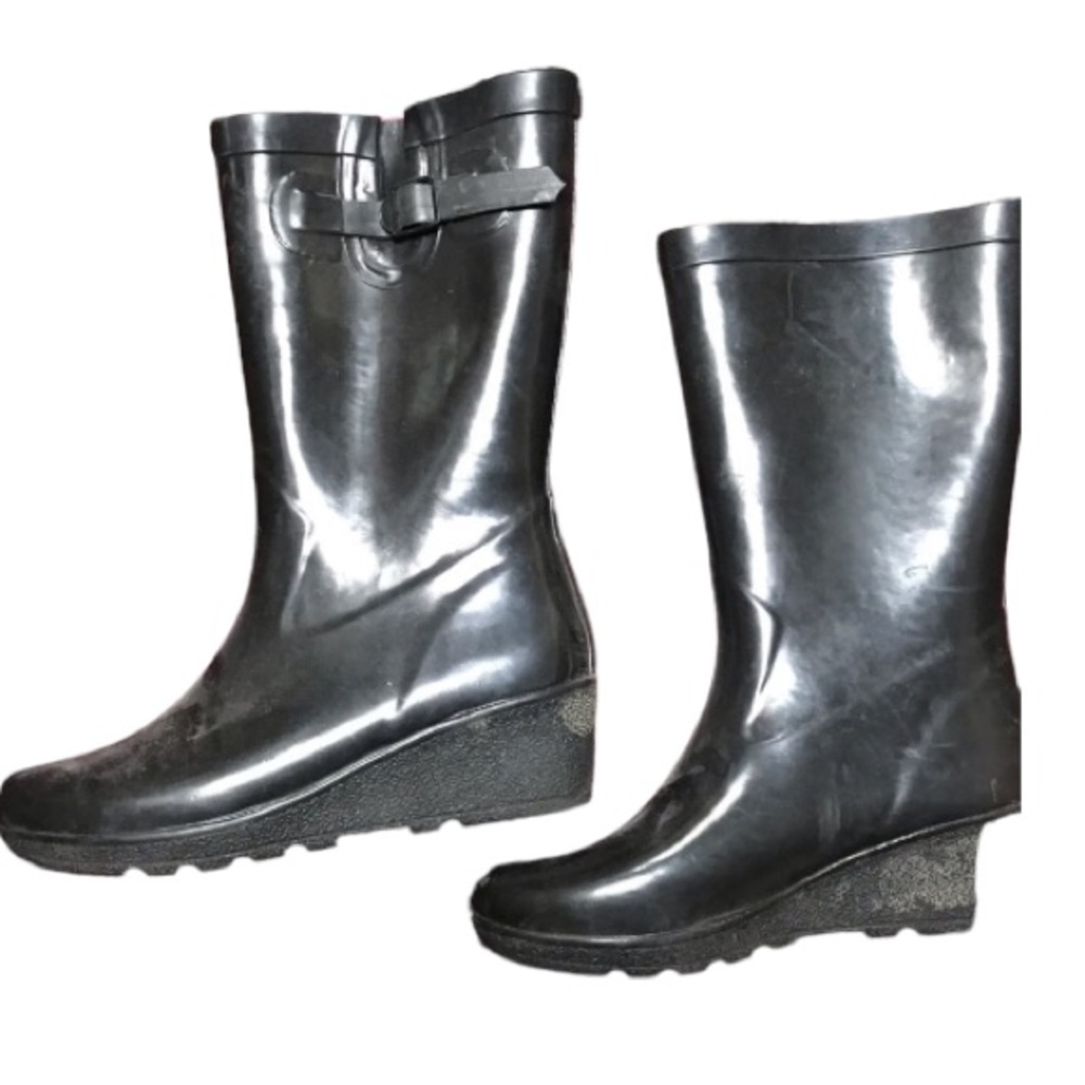CAPELLI of NEW YORK size 10 Black wedge rain boots wore  1-2x